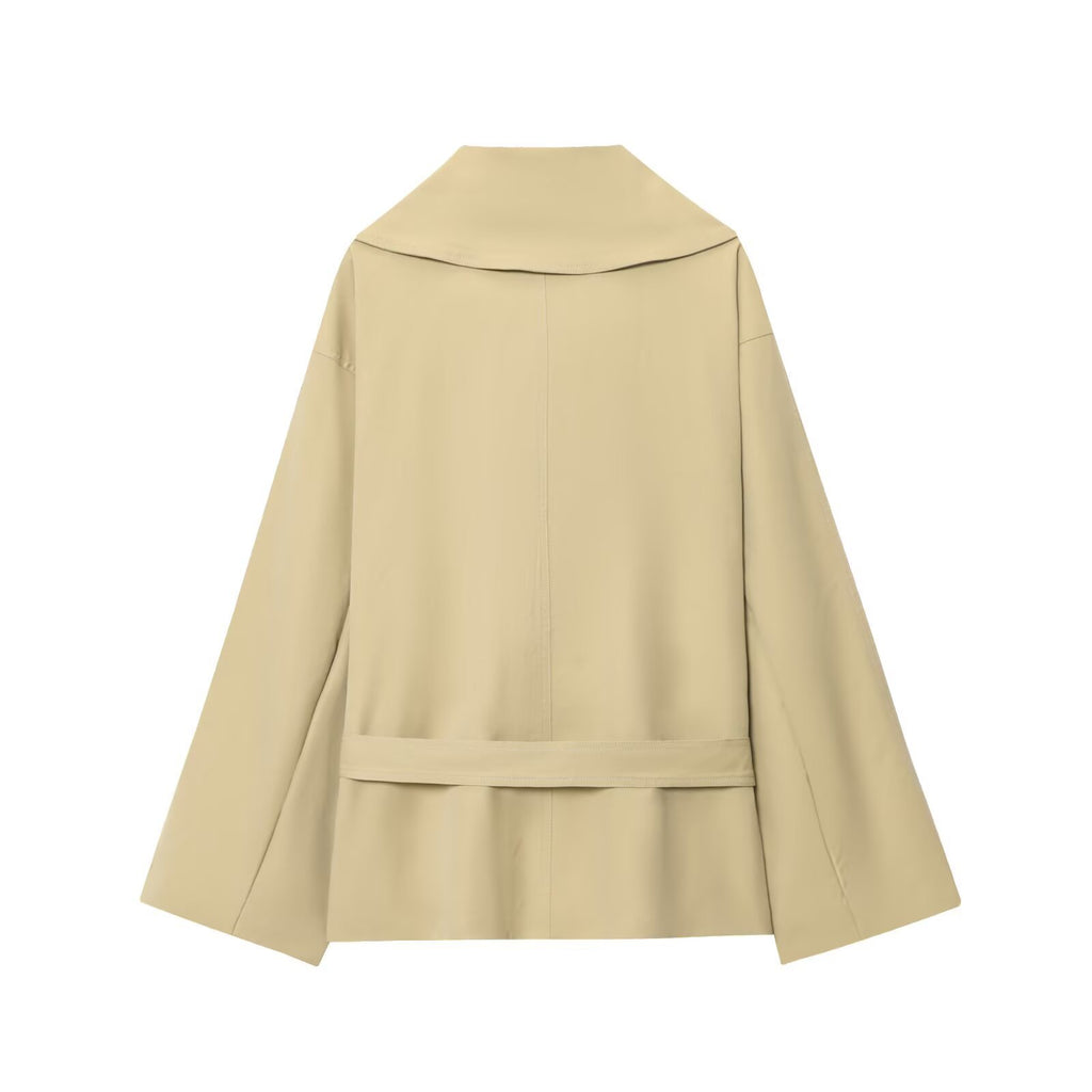 Jacke mit Bindegürtel & High-Waist Shorts